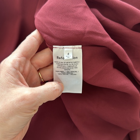 Reformation Stevi dress in Plum - Picture 7 of 8